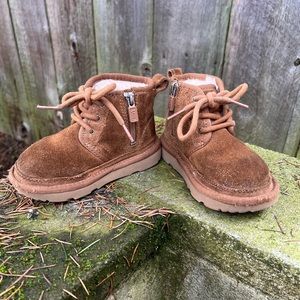 UGG - little kids boot - 9